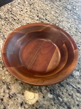 Handcrafted Mahogany Serving Bowl 12 in Classic Dining Accent